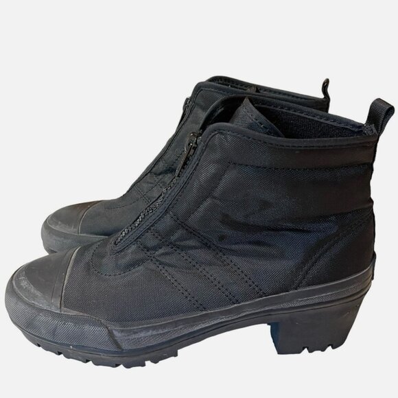 DKNY Vtg Black Nylon Zip Front High Top Chunky Lug Sole Sneakers Booties size 7 - Picture 1 of 9